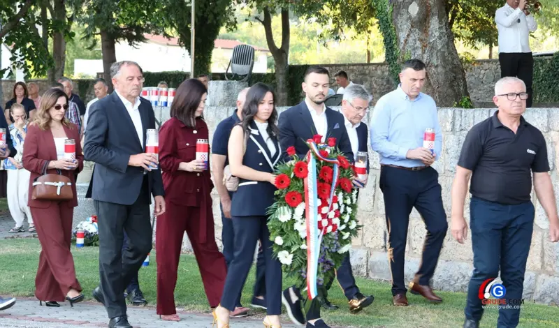 FOTO: Grude čuvaju sjećanje na predsjednika Matu Bobana, obilježeno 29 godina od smrti