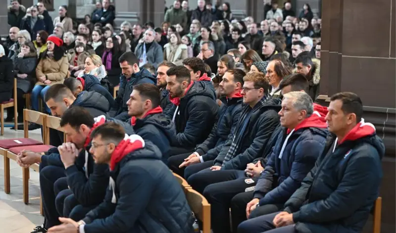 Hrvatski rukometaši na dan utakmice sudjelovali u svetoj misi
