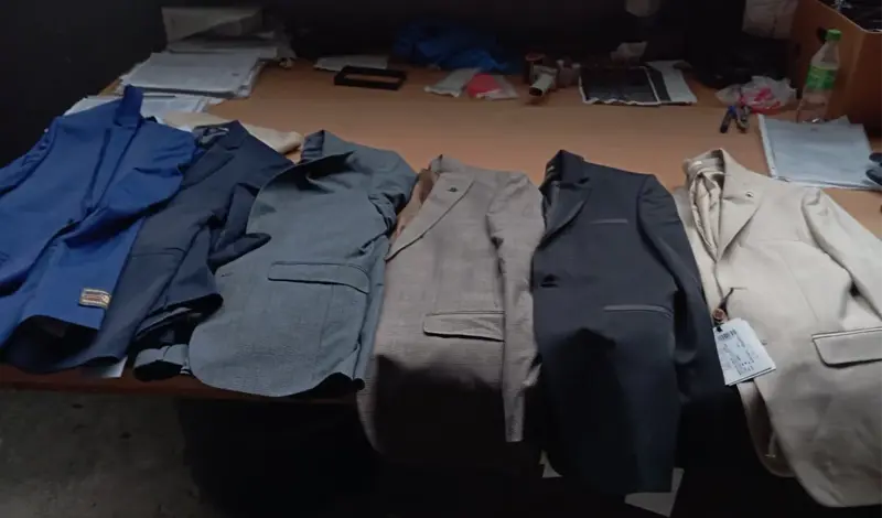 Oduzeti pištolj, odjeća, obuća, naočale, duhan, termometri...
