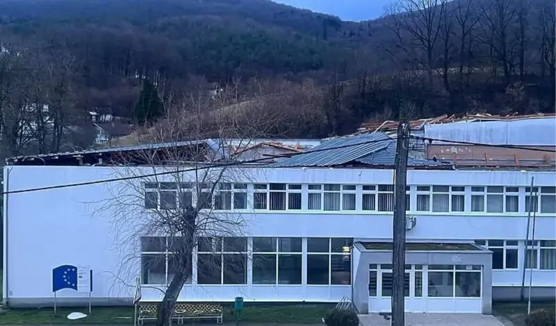 Veliko nevrijeme zahvatilo dijelove BiH: Škola i bolnica ostale bez krovova!