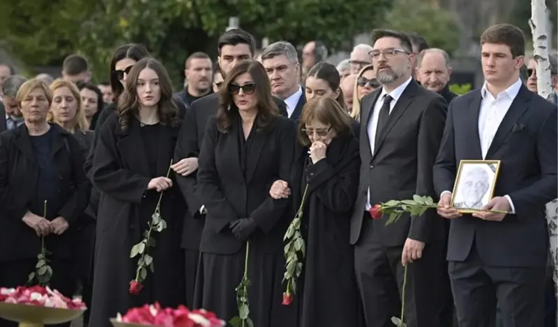FOTO: Pokopan Milanovićev punac, Hercegovac! Od njega se oprostili Rojs, Mesić, Kusić...