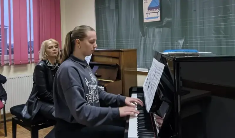 FOTO: Profesorica Slađana Dedić održala trodnevni seminar u Glazbenoj školi Grude