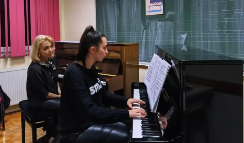 FOTO: Profesorica Slađana Dedić održala trodnevni seminar u Glazbenoj školi Grude