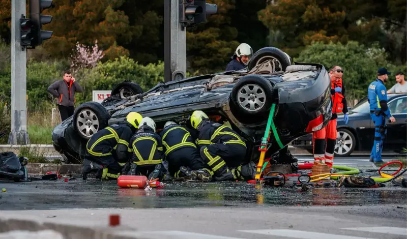 Užas u Kaštelima: U sudaru automobila i motora, dvoje mrtvih