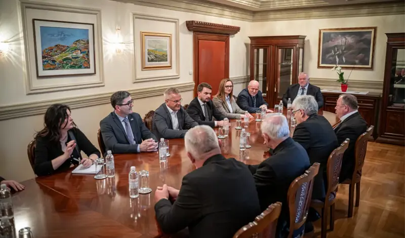 FOTO: Zvonko Milas izbornu kampanju počeo s Plehana! Susreo se s franjevcima Pavićem i Šimićem, biskupom Majićem, osluškivao bilo puka...