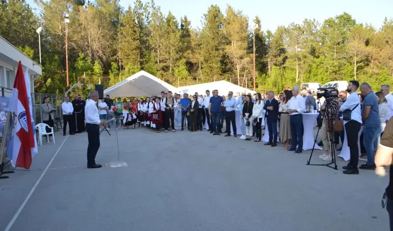 FOTO: Bili smo u Tihaljini. HDZ i Zvonko Milas tu su odradili završni skup! Ovog utorka krenulo glasovanje