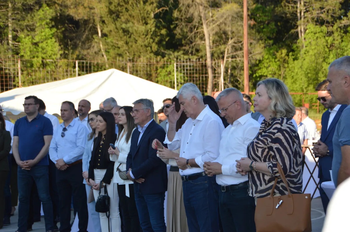 FOTO: Bili smo u Tihaljini. HDZ i Zvonko Milas tu su odradili završni skup! Ovog utorka krenulo glasovanje