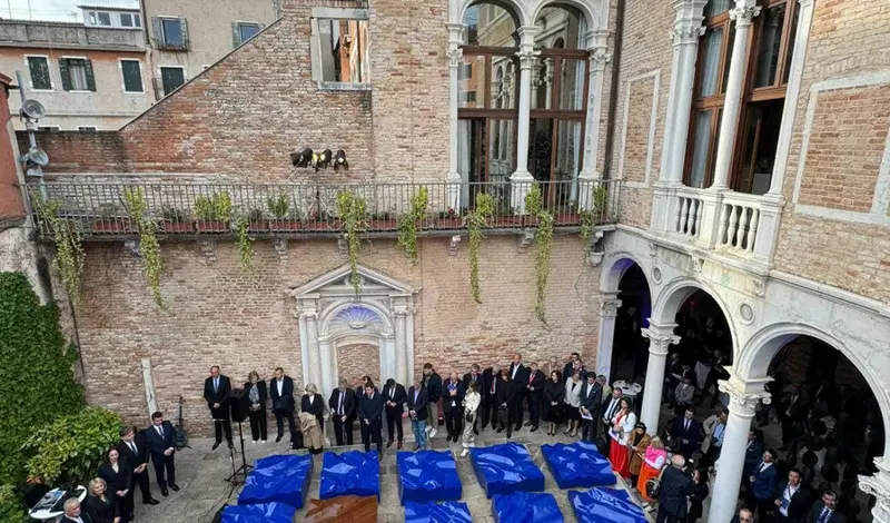 Povijesni trenutak: Svečano otvoren paviljon BiH na Venecijanskom bijenalu s projektom ''Mjera mora'' autora Stjepana Skoke