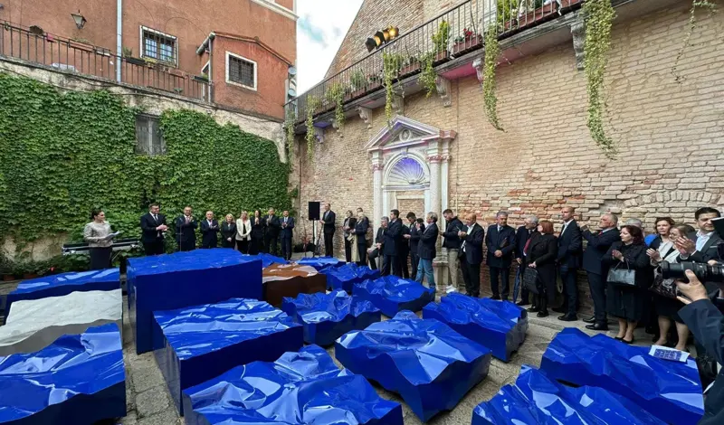 Povijesni trenutak: Svečano otvoren paviljon BiH na Venecijanskom bijenalu s projektom ''Mjera mora'' autora Stjepana Skoke