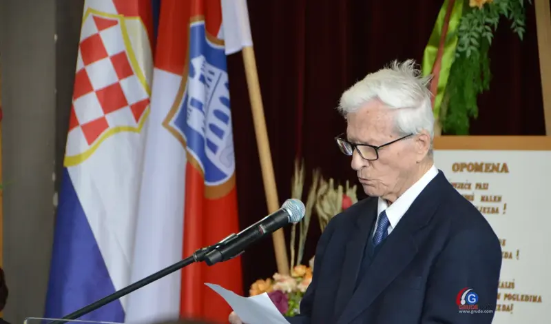 ZATVORENI ŠIMIĆEVI SUSRETI - Vinku Grubišiću Godišnja nagrada DHK HB Antun Branko Šimić, akademiku Veselku Koromanu Nagrada za životno djelo FOTOGALERIJA