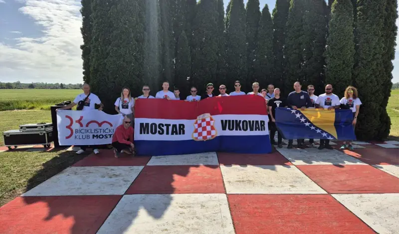 Biciklistička karavana prijateljstva stigla u Vukovar, dočekao ih gradonačelnik Ivan Penava