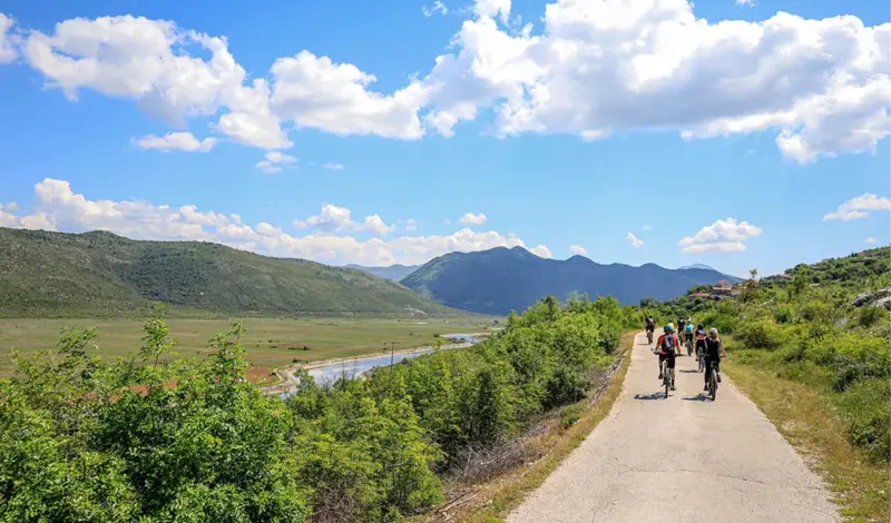 Više od stotinu biciklista na Ćiro biciklijadi od Hutova do Ravnog FOTO