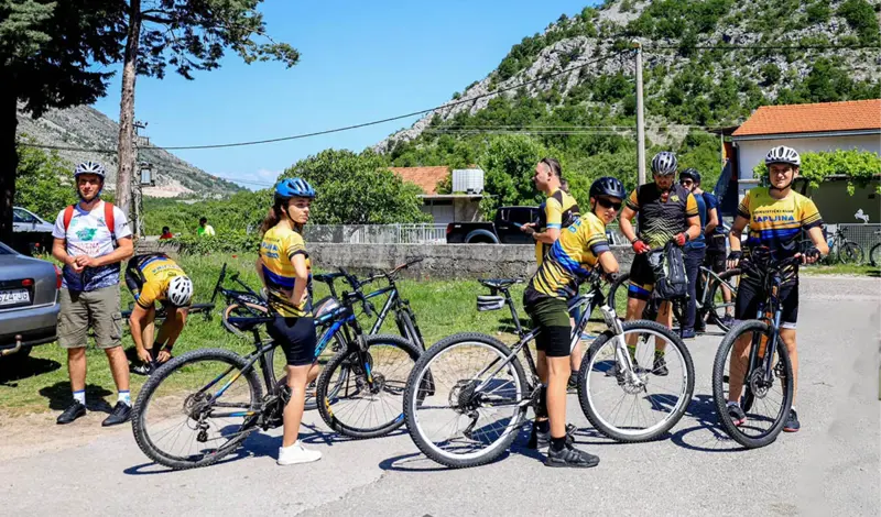 Više od stotinu biciklista na Ćiro biciklijadi od Hutova do Ravnog FOTO