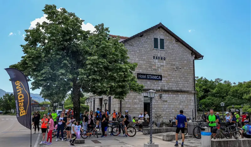 Više od stotinu biciklista na Ćiro biciklijadi od Hutova do Ravnog FOTO