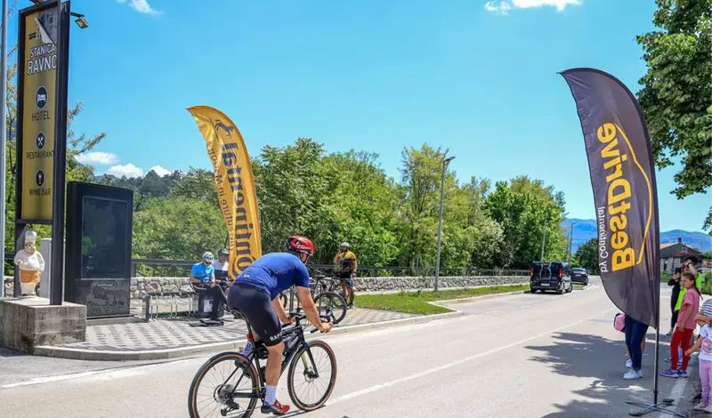 Više od stotinu biciklista na Ćiro biciklijadi od Hutova do Ravnog FOTO