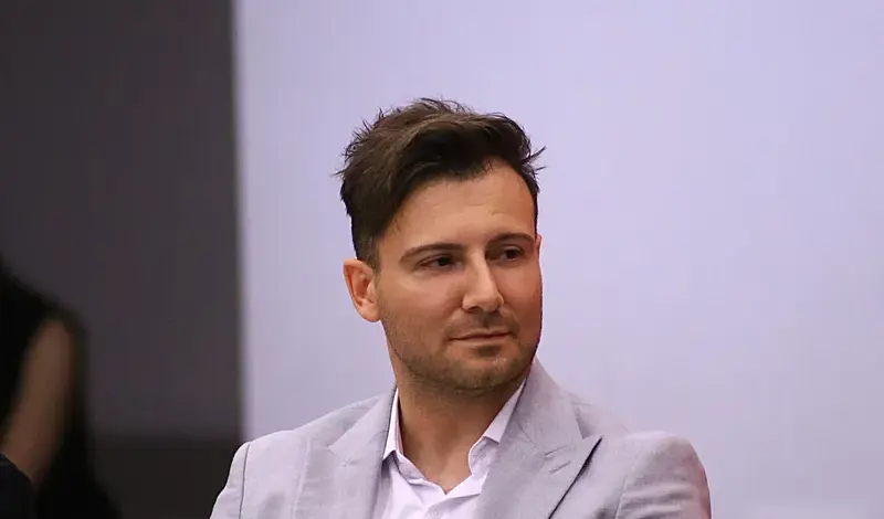 FOTO: U prepunoj Kosači predstavljena Pisma iz vječnosti! Predstavljači: Željko Andrijanić uspijeva održati pažnju čitatelja od prvog do zadnjeg slova