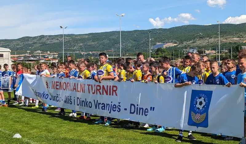 FOTO: Memorijalni turnir u čast Miša i Dine okupio u Grudama stotine djece iz BiH, Dalmacije...