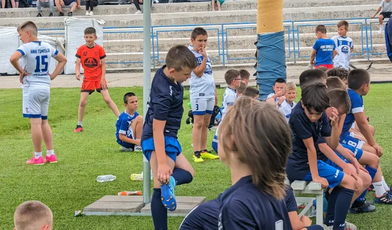 FOTO: Memorijalni turnir u čast Miša i Dine okupio u Grudama stotine djece iz BiH, Dalmacije...
