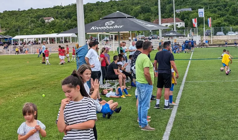 FOTO: Memorijalni turnir u čast Miša i Dine okupio u Grudama stotine djece iz BiH, Dalmacije...