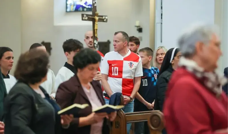 Hrvati i Albanci zajedno na svetoj misi! Fra Ivica: Ova dva naroda surađuju u Hamburgu, neće doći do velikog rivalstva