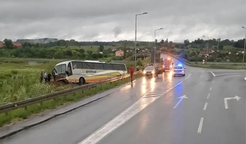 Globtourov autobus sletio s ceste