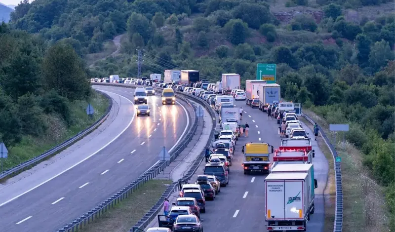 Teška prometna na A1. Helikopter prevozio ozlijeđene, zatvoren promet prema Zagrebu