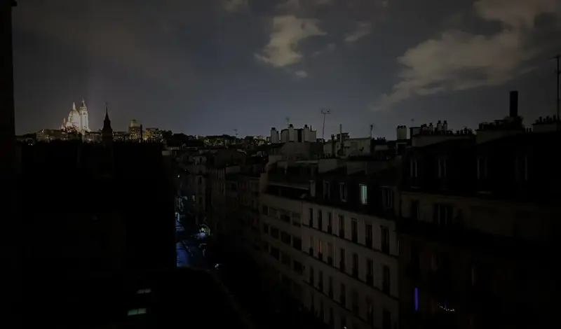 Pariz ostao u mraku na 10 minuta, u svjetlu ostala samo Bazilika Presvetog Srca Isusova
