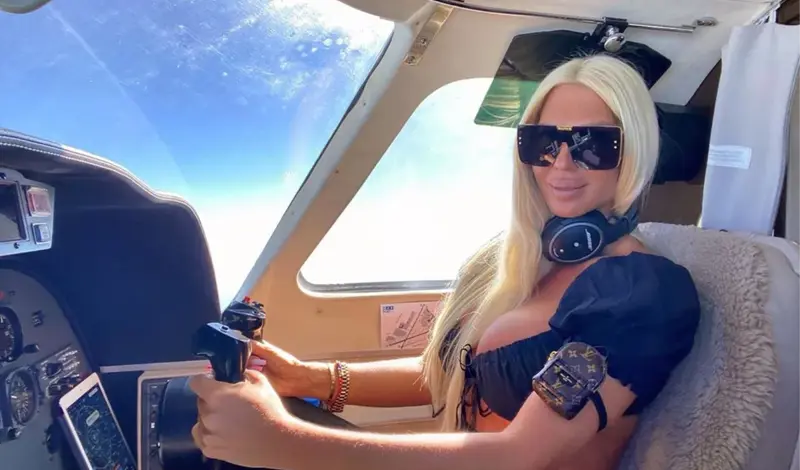 Iz BiH u Budvu Karleuša išla avionom Vlade RS-a! Vukanović: Udbaškoj kćeri sve je dopušteno