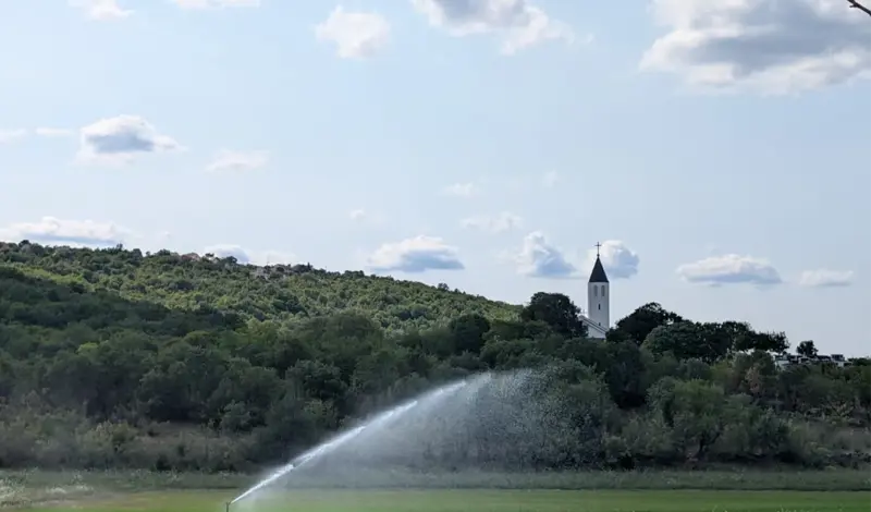 Reportaža iz Drinovaca i s Drinovačkog Brda, s granice prepune živopisnih likova i raznih dogodovština