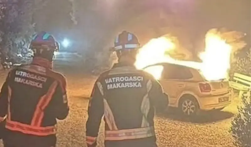 Na požarište u Tučepe stižu dva kanadera 'Borba je bila cijelu noć'