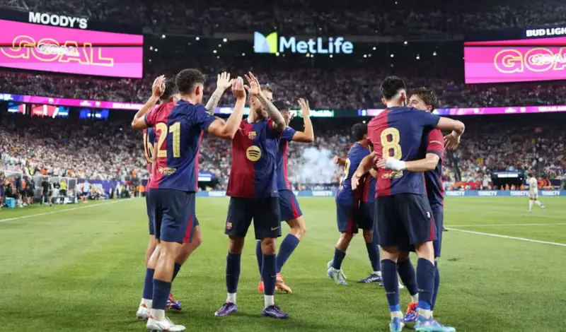 Barca bolja od Reala, utakmicu obilježio prekid koji je naljutio i Modrića