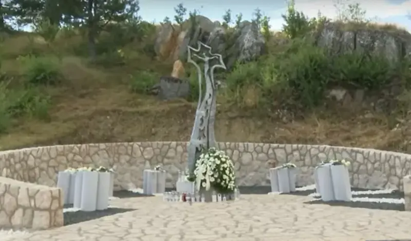 Tribistovo - Blagoslovljen spomenik posuškim anđelima
