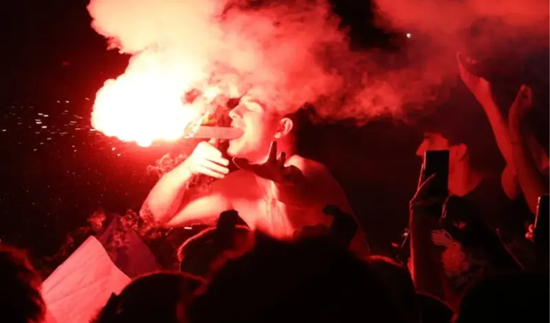 FOTO/VIDEO: Thompson održao koncert za pamćenje u Imotskom! Gotovo tri sata pjevao i završio s 'Vjetre s Dinare' 