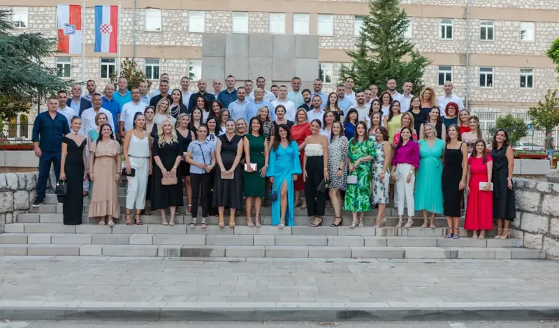 FOTO - 37. generacija Srednje škole A. B. Šimića Grude proslavila 20. obljetnicu mature