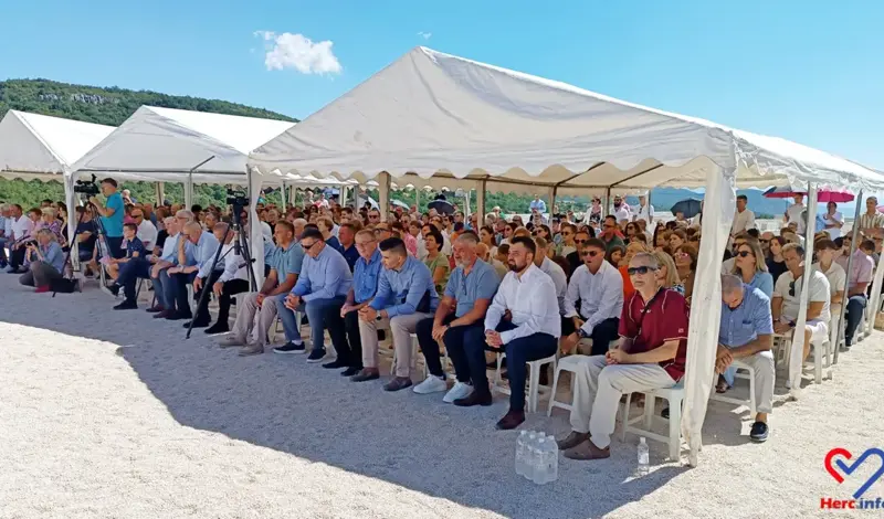 FOTO: Posvećena kapela u čast blaženog Miroslava Bulešića u Crnim Lokvama