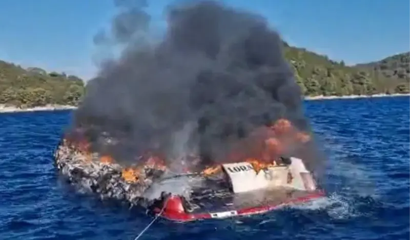 Drama kod hrvatskog otoka: Izgorio gliser na kojem je bilo šest Mostaraca