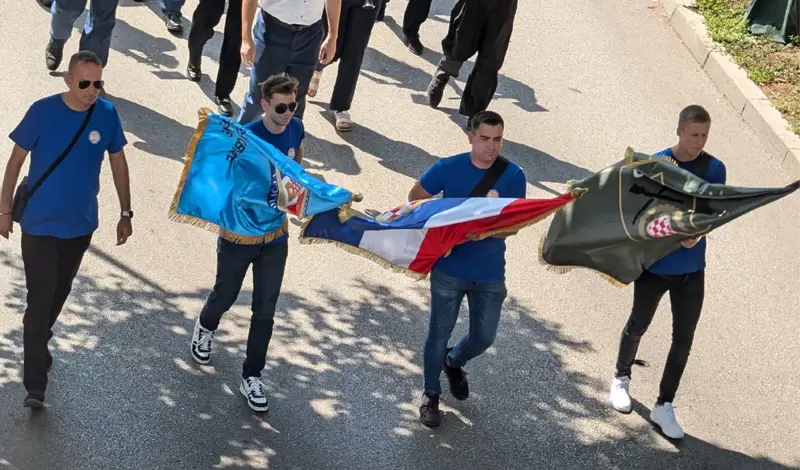 FOTO: Mimohod povodom obljetnice nositelja ratnih odličja HVO-a u Mostaru