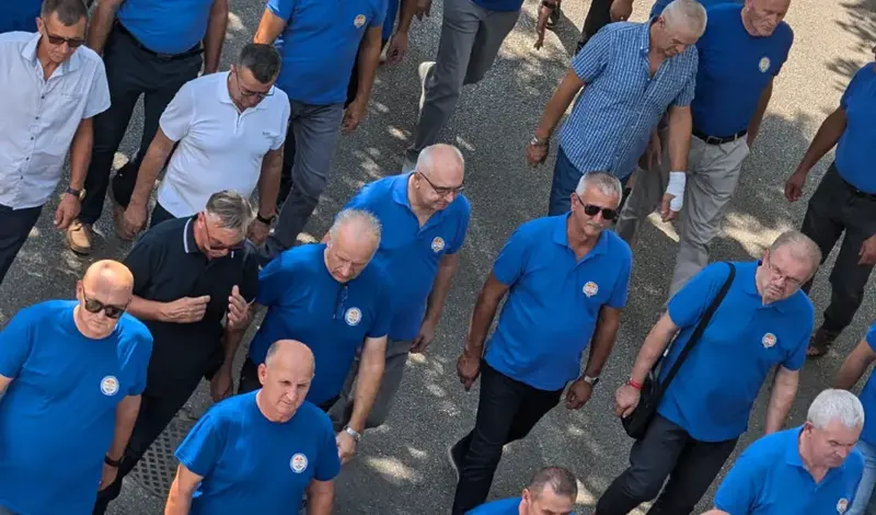 FOTO: Mimohod povodom obljetnice nositelja ratnih odličja HVO-a u Mostaru