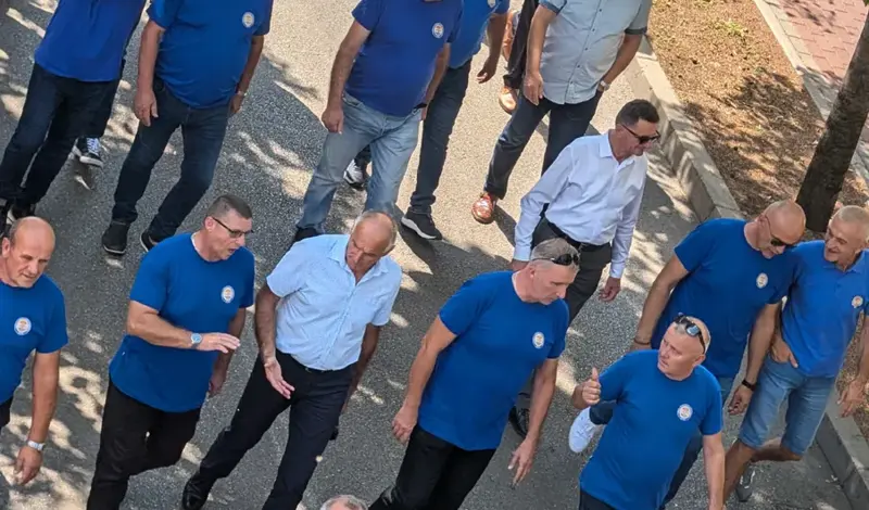 FOTO: Mimohod povodom obljetnice nositelja ratnih odličja HVO-a u Mostaru