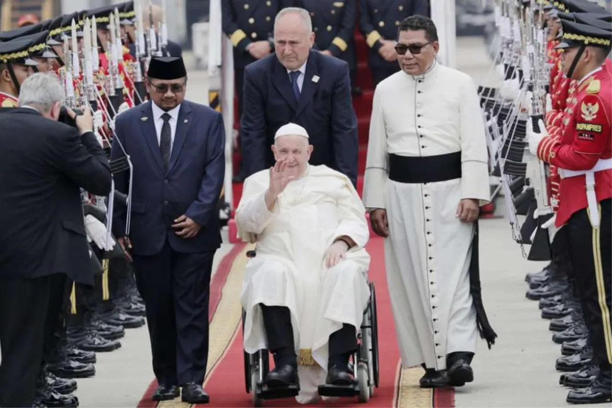 Papa Franjo doputovao u Indoneziju