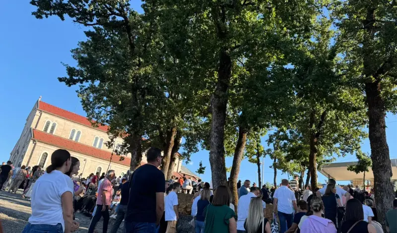 FOTO: Fra Ivo Pavić na tri dana učinio Drinovce vjerskim središtem, uspio je ono što mnogi ne znaju ili ne žele napraviti