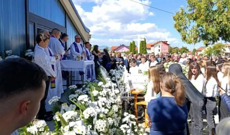 Bugojno se oprostilo od Manuele! Dan nakon 14. rođendana nebo dobilo još jednog anđela
