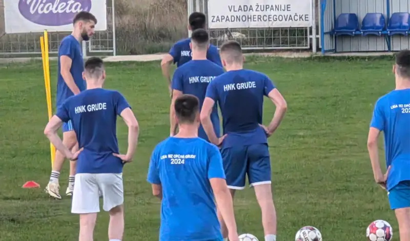FOTO/VIDEO: Majice igrača HNK Grude natopljene znojem pred utakmicu s Brotnjom!