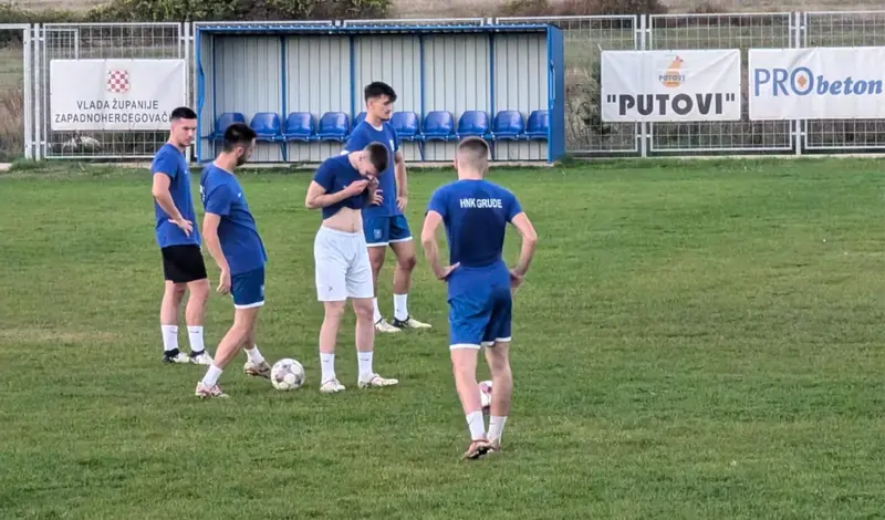 FOTO/VIDEO: Majice igrača HNK Grude natopljene znojem pred utakmicu s Brotnjom!