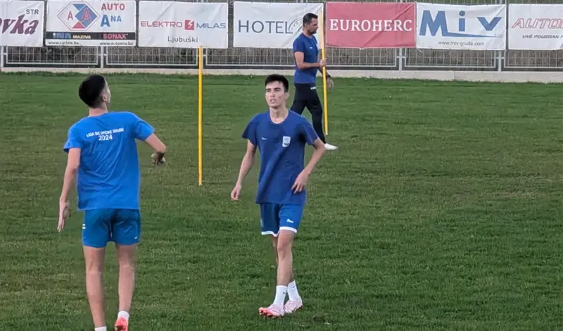 FOTO/VIDEO: Majice igrača HNK Grude natopljene znojem pred utakmicu s Brotnjom!
