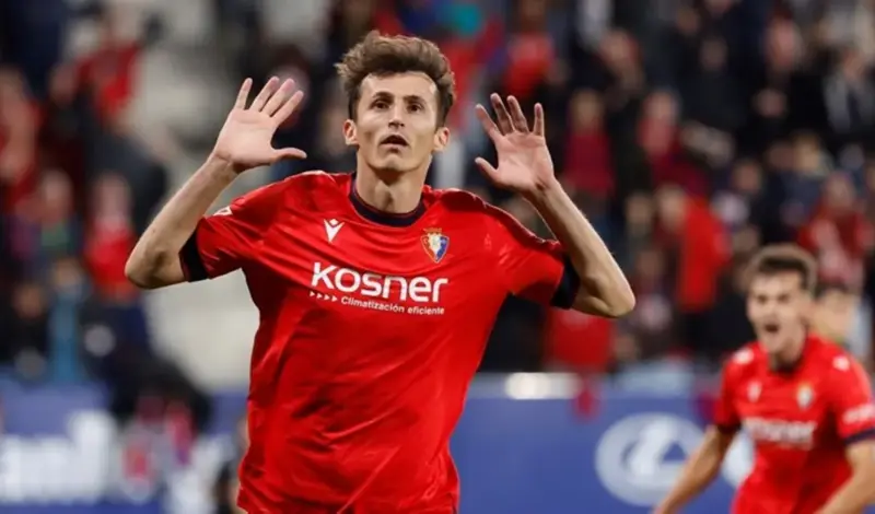 Od prognanog dječaka iz Žepča kojem je poginuo otac do nogometaša koji ruši Barcelonu! Dame i gospodo, Ante Budimir!