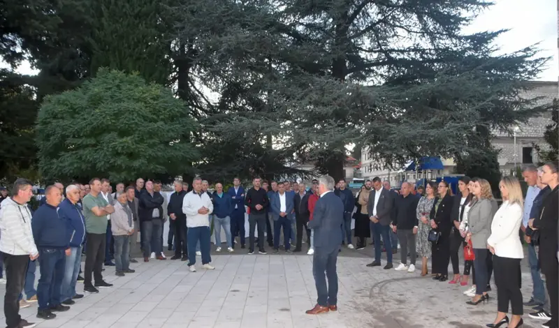 Načelnik Grizelj organizirao dostojanstveno okupljanje u Grudama: Izražavamo kršćansku solidarnost s obiteljima stradalih, ponudili smo pomoć