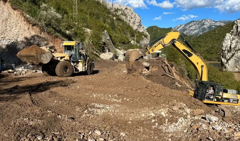 FOTO: Gruđani, Širokobriježani, Posušani i Ljubušaci pomagali ugroženom stanovništvu, uz logističku podršku Crvenog križa ZHŽ-a