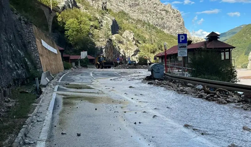 FOTO: Gruđani, Širokobriježani, Posušani i Ljubušaci pomagali ugroženom stanovništvu, uz logističku podršku Crvenog križa ZHŽ-a