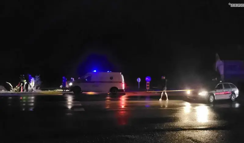 Teška prometna nesreća kod Žepča! Auto odbacilo pješaka na prometni znak, preminuo je